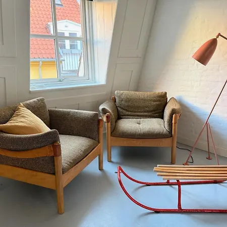 Apartment The Dollhouse