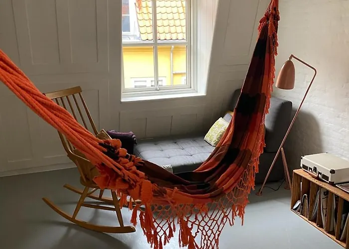 아파트 The Dollhouse *