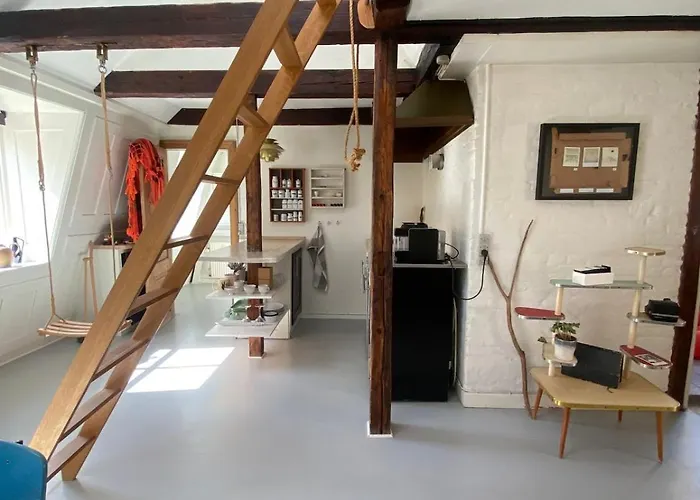 아파트 The Dollhouse