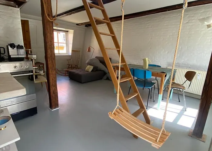 The Dollhouse 아파트 *